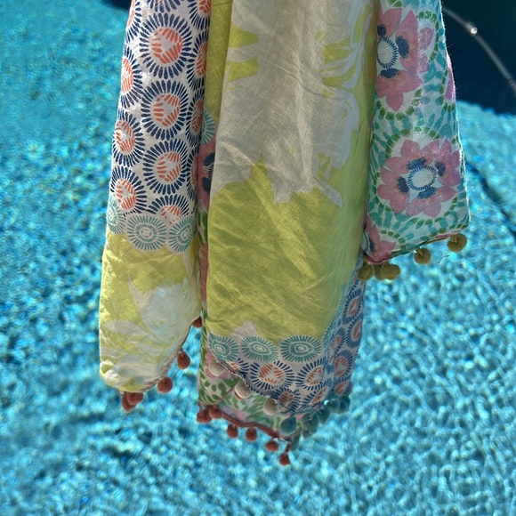 Square lightweight scarf pastel colors pompoms edge pink turquoise yellow white - Picture 10 of 11